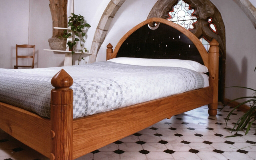 Oak-Bed